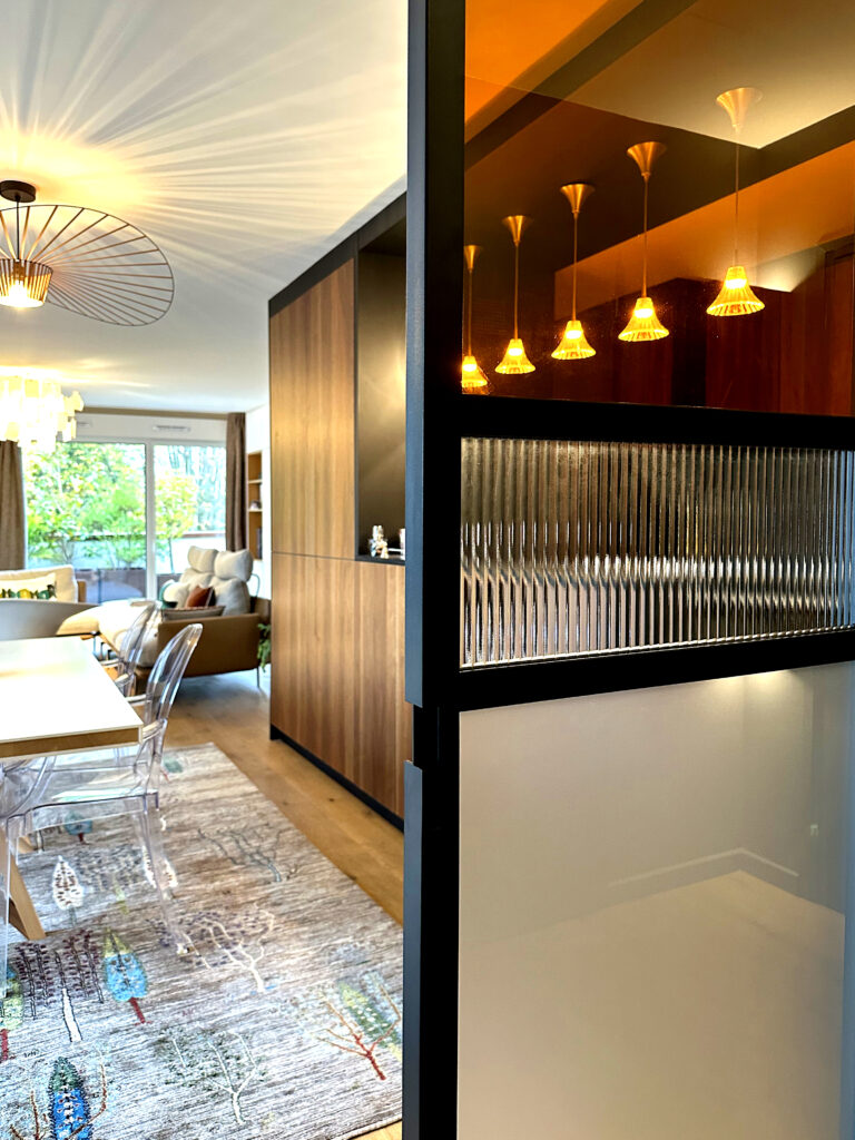 Verrière sur mesure alu noir, composition de verre orange jaune flute et opalin